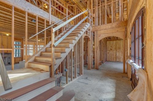 75 Crestview Dr, Bernardsville, NJ 07924-2108