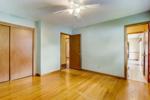 2022 116, Milwaukee WI 53226-2104 exterior