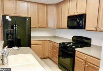 2557 Eastbourne Dr, Woodbridge VA  22191-4144 exterior