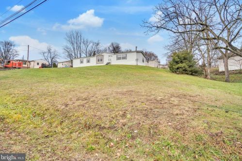 25 Pine Hill Ave, Navy Sup Dpt, PA 17050-1642