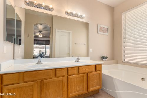 2546 Sunnyvale Ave, Gilbert AZ  85295-2066 exterior