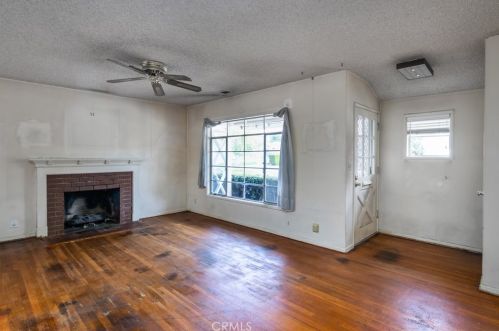 7049 Texhoma Ave, Van Nuys, CA 91406-3533