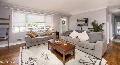 5 Adams Dr, Bricktown NJ 08724-3253 exterior