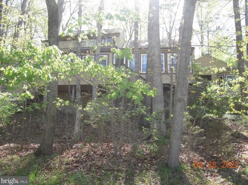 131 Larkspur Ln, Locust Grove, VA 22508-5161