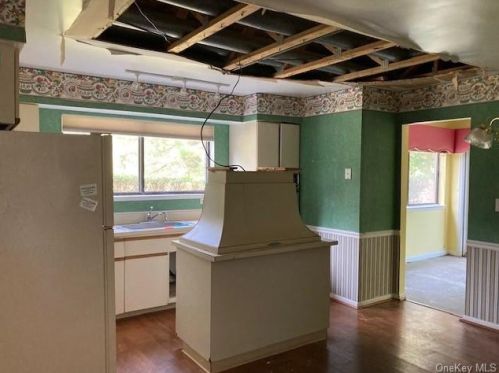 52 Arthur Ct, Rye Brook NY  10573-3153 exterior