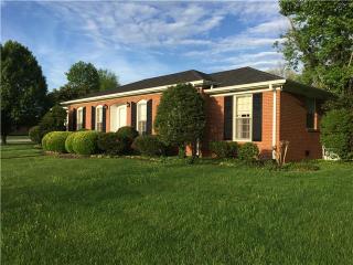 207 Oak Hill Dr, Lebanon, TN 37087-2613