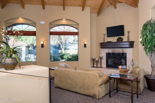 5751 Kolb Rd, Tucson AZ  39204-0871 exterior
