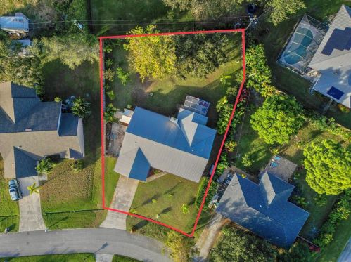 2485 Tracy Ave, Fort Pierce, FL 34952-6568