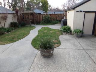 5064 8th Ave, Sacramento, CA 95820-1517