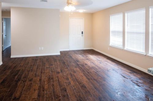 1581 Brookstone Dr, Oak Point, TX 75068-5518