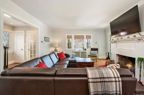 390 Lexington Ave, White Plains NY  10606-2501 exterior