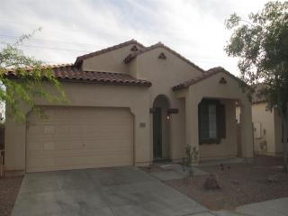 8211 Forest Grove Ave, Phoenix AZ  85043-1527 exterior