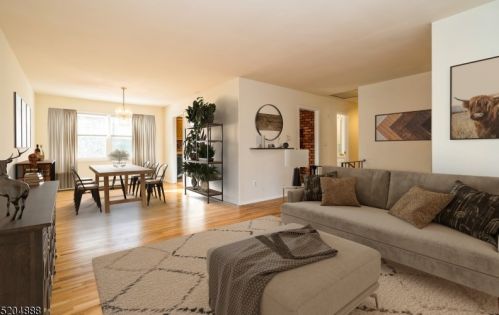 123 Warren Rd, Sparta, NJ 07871-2720