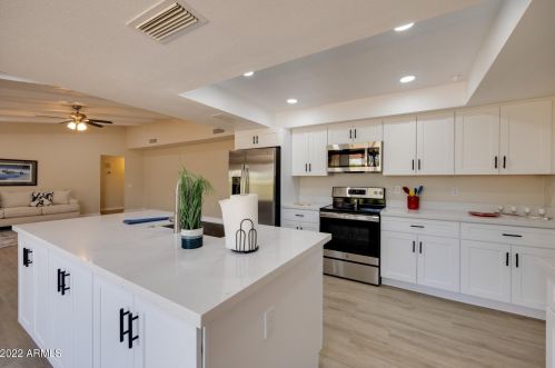 13122 Meeker Blvd, Sun City AZ 85375-3725 exterior