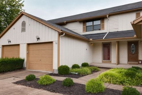32 Robinwood Ct, Englewood, OH 45322-2731