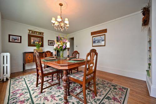 401 2nd St, Oconomowoc, WI 53066-3590