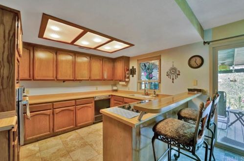 2042 Lilac Ln, Alpine, CA 91901-2931