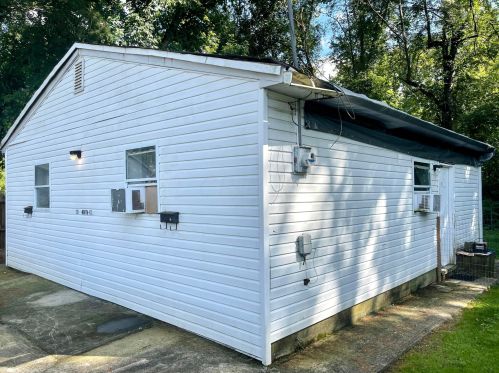 131 North St, Nelsonville, OH 45764-1254