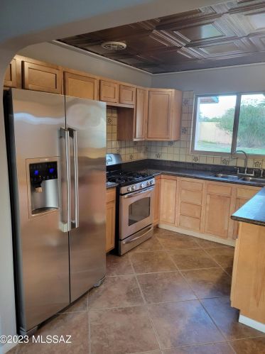 2720 Montezuma Ave, Tucson, AZ 85712-1826