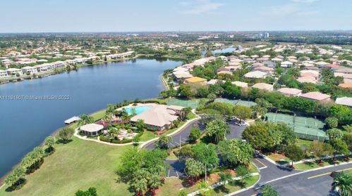 2053 149th Ave, Hollywood FL 33027-4340 exterior