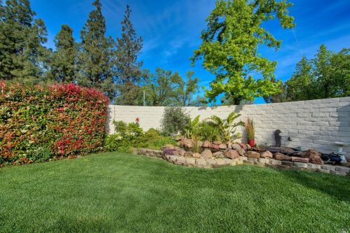 1000 Woodridge Dr, Vacaville CA  95687-6440 exterior