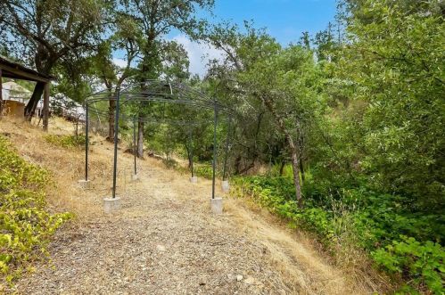 10409 Wolf Rd, Grass Valley CA  95949-7805 exterior