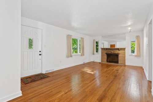 240 Highway View Dr, Canonsburg, PA 15317-5338
