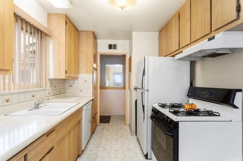 9833 Sharon Ave, Riverside CA  92503-3102 exterior