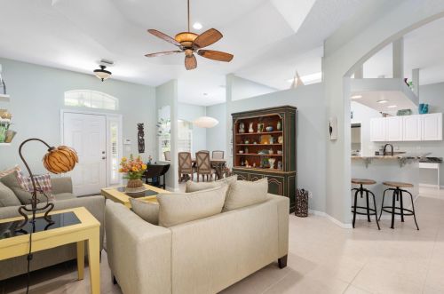 2045 27th Ave, Vero Beach FL  32960-3010 exterior