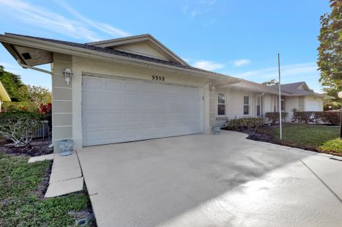 5352 Crystal Anne Dr, West Palm Beach, FL 33417-1247