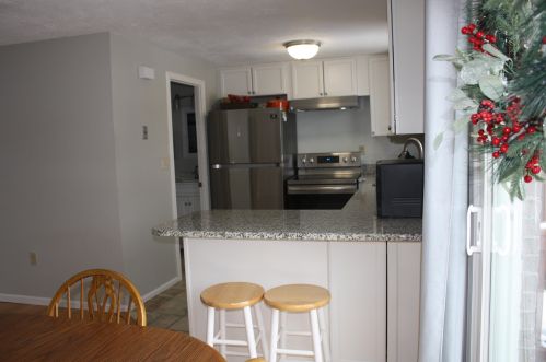 115 Fieldstone Dr, Londonderry NH  03053-2709 exterior