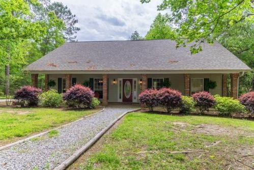 11 Louise Ln, Maxie, MS 39425-9017