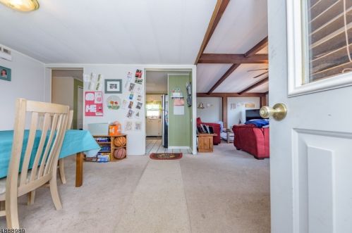 9 Greenwich Dr, High Bridge, NJ 08829-1607