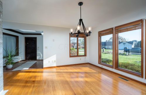 1224 Countryside Dr, Washington Ch OH  43160-1804 exterior