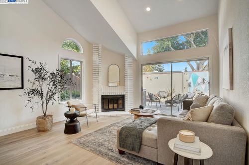 1547 Trimingham Dr, Pleasanton CA  94566-8407 exterior