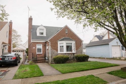 100 3rd St, New Hyde Park, NY 11040-4412