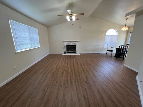 5522 Ellendale Ave, Fresno, CA 93722-2507
