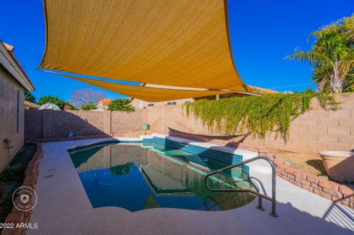 3844 Alameda Rd, Glendale AZ  85310-3301 exterior