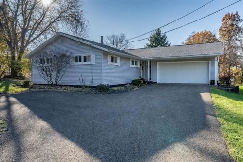 6217 Oakcrest Ave, Canton, OH 44718-1141