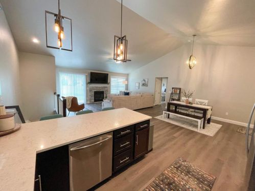 1372 Primrose Ln, Fond Du Lac WI  54935-1879 exterior