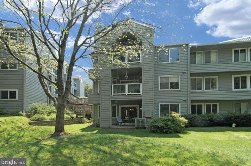 11723 Summerchase Cir, Herndon VA  20194-1137 exterior