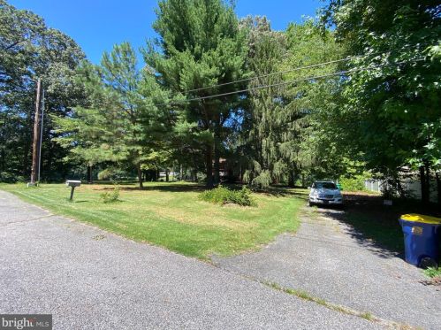 213 Shore Dr, Dover DE  19901-5740 exterior