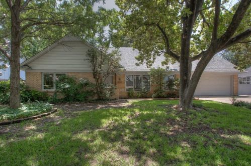 4205 Glenwood Dr, Fort Worth, TX 76109-1636