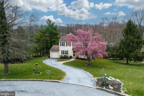 418 Chippenham Ct, Downingtown, PA 19335-3127