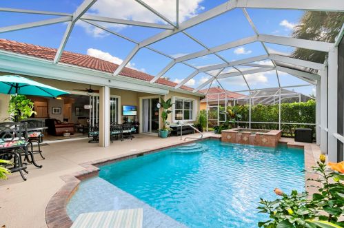 14255 Manchester Cir, Naples FL  34114-7221 exterior