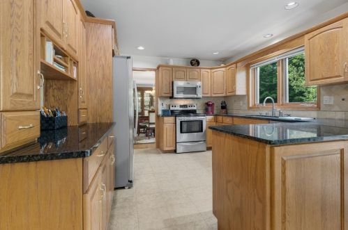 7312 Pine Grove Ln, Two Rivers, WI 54241-9708