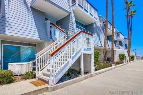 84 Montego Ct, San Diego CA 92118-3252 exterior