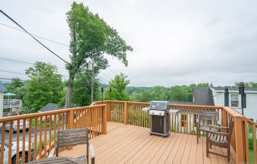 63 Entrance Way, Mahopac NY  10541-1328 exterior