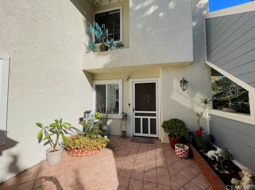 5530 Stetson Ct, Anaheim, CA 92807-4649