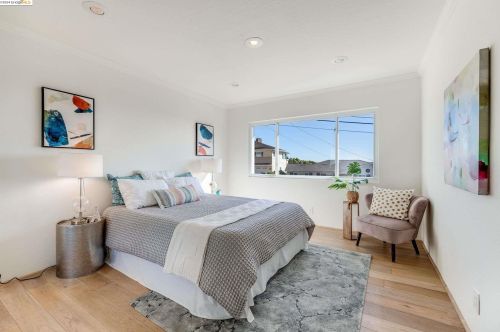 8410 Aster Ave, Oakland CA  94605-4104 exterior